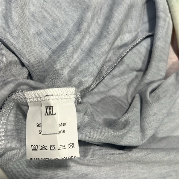 Top - Vibrant Tie-Dye Short Sleeve Oversized Relaxed Shirt -runs small NWOT - Picture 4 of 4